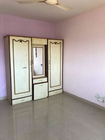 Room in 2 BHK Apartment at Venkatesh Flora Phase II, Mundhwa – for Rent