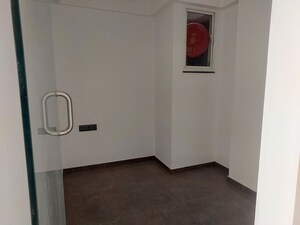 Room in 2 BHK Apartment at Venkatesh Flora Phase II, Mundhwa – for Rent