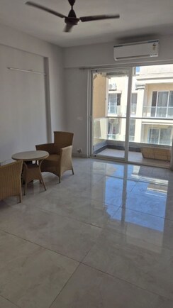2 BHK + Extra Room Apartment For Rent in Signature Global City