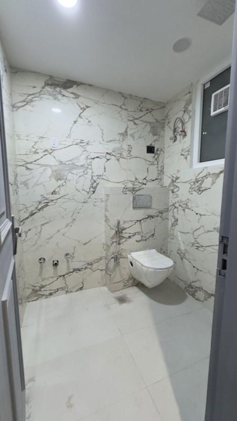 Bathroom, palm-residency-chhatarpur 1 Bedroom 500 Sq.Ft. Apartment In Chattarpur Delhi 10131027