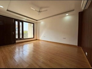 Room in 4 BHK Builder Floor at Chattarpur – for Rent