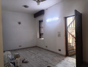 Room in 3 BHK Builder Floor at Malviya Nagar – for Rent