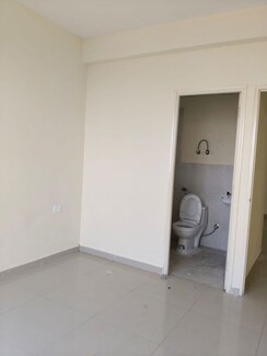 2 BHK Apartment For Rent in Pyramid Midtown