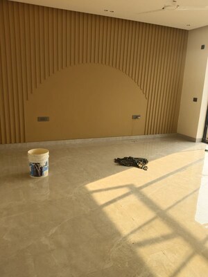 Room in 5 BHK Villa at Unitech Uniworld Resorts-The Residences, Sector 33 – for Rent