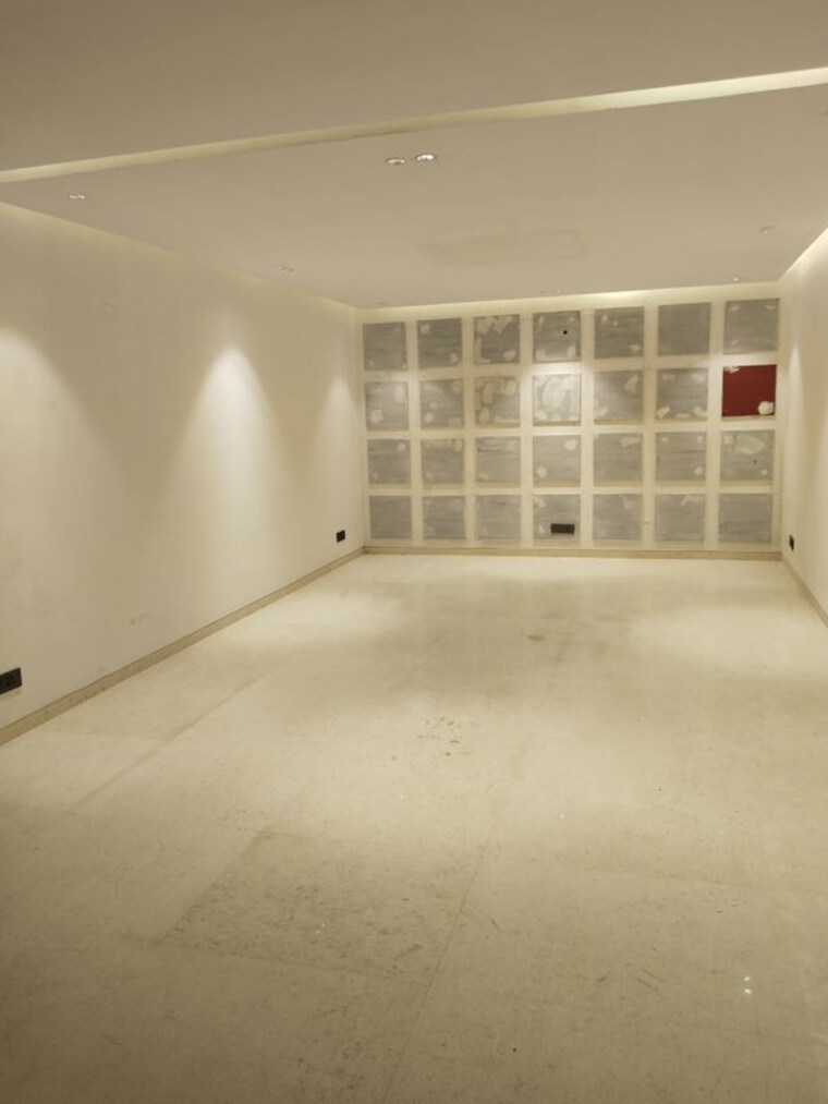 Room, unitech-uniworld-resorts-the-residences 5 Bedroom 6850 Sq.Ft. Villa In Sector 33 Gurgaon 10129790