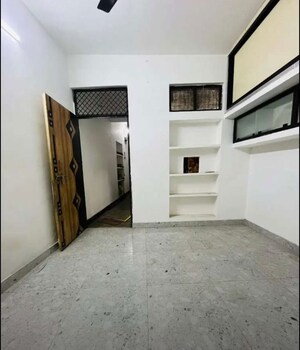 Room in 1 BHK Villa at Hazratganj – for Rent