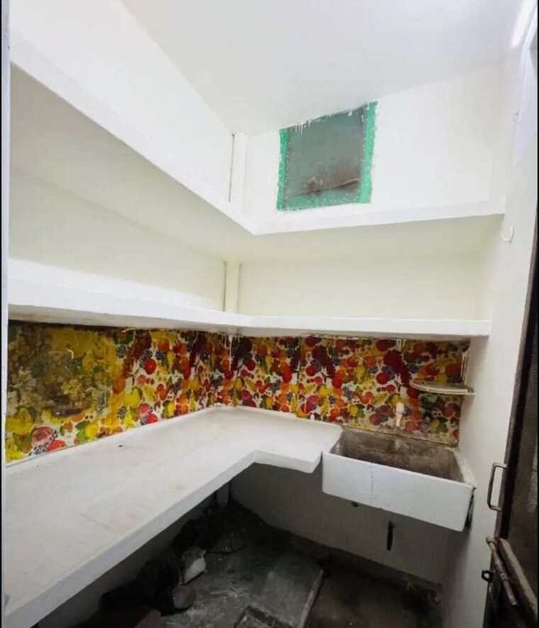 Kitchen, hazratganj 1 Bedroom 400 Sq.Ft. Villa In Hazratganj Lucknow 10131061