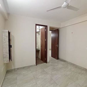 Room in 2 BHK Builder Floor at Sector 46 – for Rent