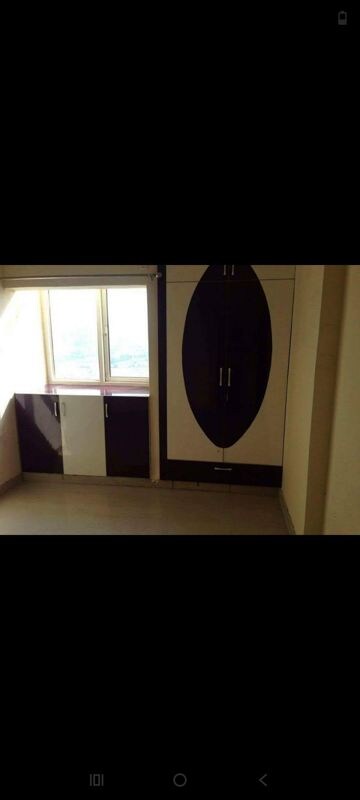 Furnished Amenities in 2.5 BHK Apartment at Antriksh Golf View, Sector 78 – for Rent