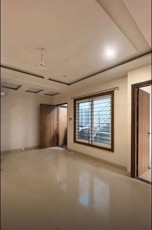 Room in 3 BHK Apartment at Grandeur Apartments Butler Colony, Butler Colony – for Rent