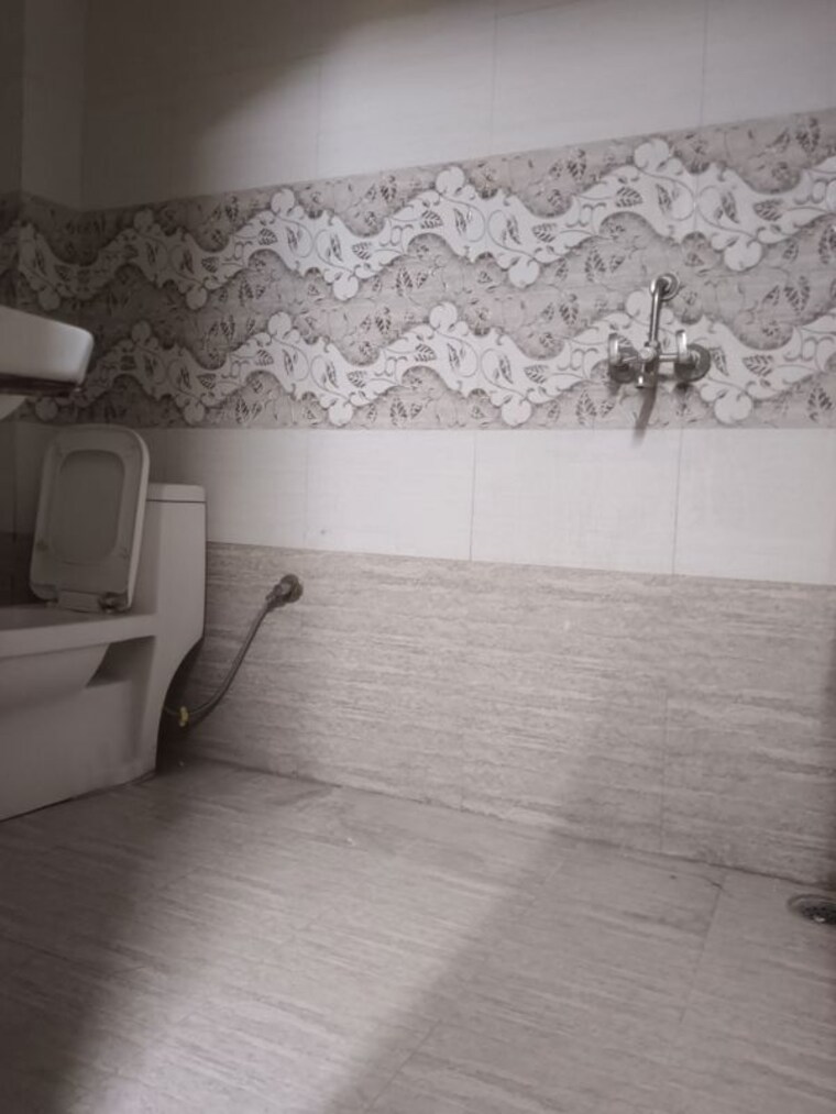 Bathroom, karolan ka barh 2 Bedroom 950 Sq.Ft. Builder Floor In Karolan Ka Barh Jaipur 10131076