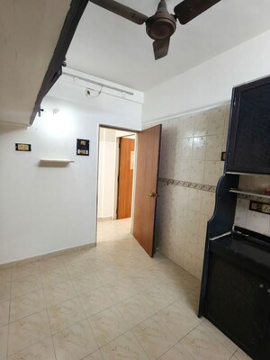 Room in 1 BHK Apartment at Golden Palace, Kanjurmarg East – for Rent