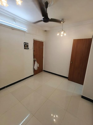 Room in 1 BHK Apartment at Golden Palace, Kanjurmarg East – for Rent