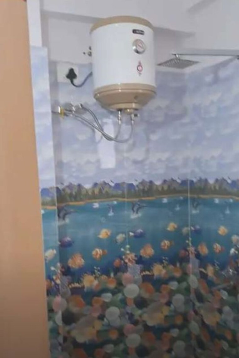 Bathroom, emaar-gomti-greens 2 Bedroom 500 Sq.Ft. Apartment In Gomti Nagar Lucknow 10131113