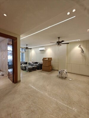 Parking in 3 BHK Builder Floor at Ansal Sushant Apartments, Sushant Lok I – for Rent