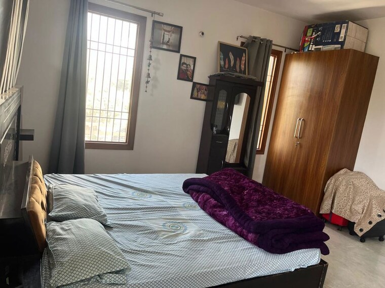 Bedroom, sector 9a 3 Bedroom 2250 Sq.Ft. Builder Floor In Sector 9a Gurgaon 10093726