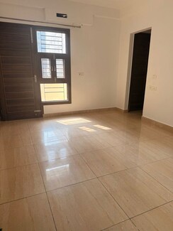 3 BHK + Pooja Room Builder Floor For Rent in Sector 9