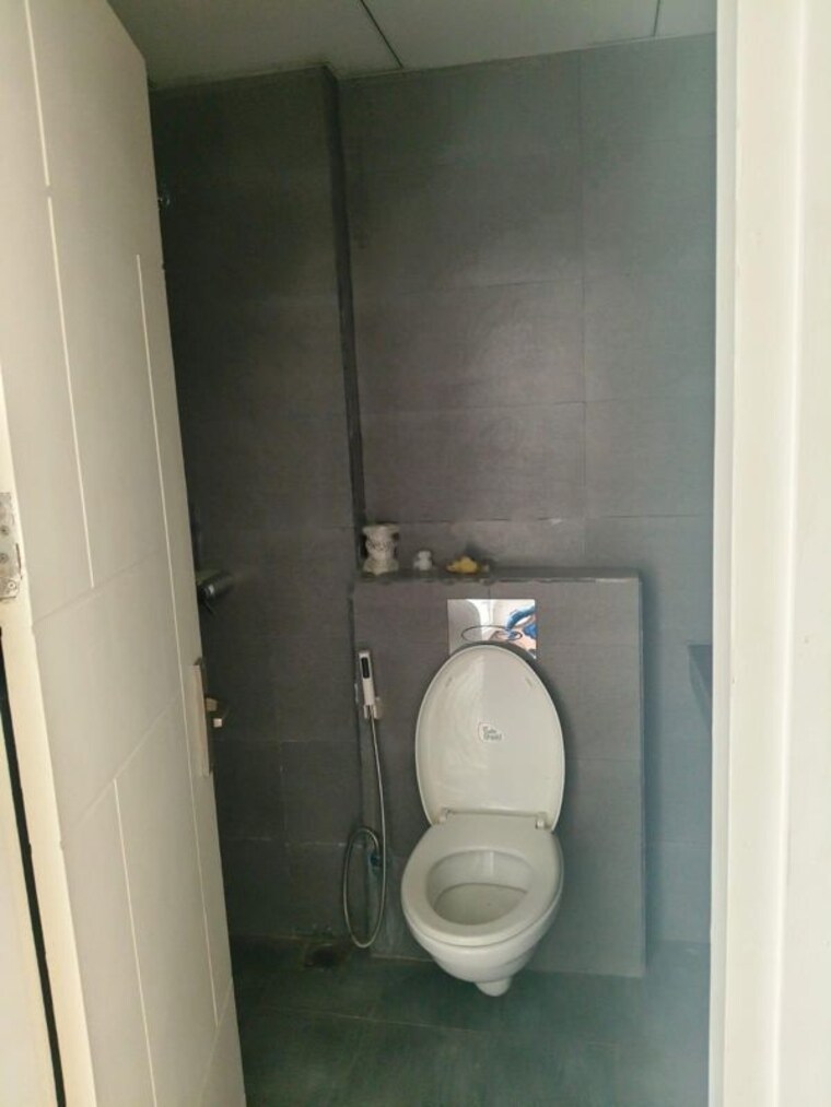 Bathroom, mapsko-mount-ville 3 Bedroom 1490 Sq.Ft. Apartment In Sector 79 Gurgaon 10131125