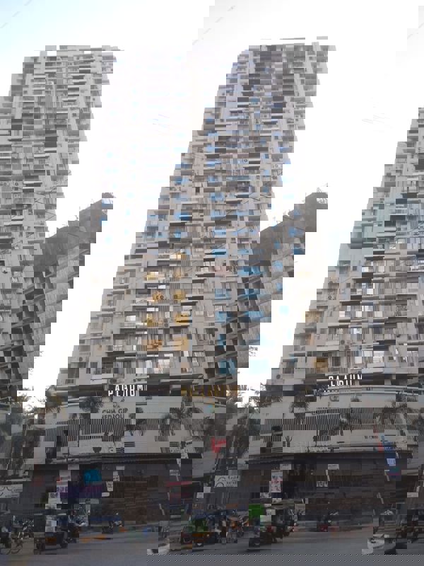 3 BHK 985 Sq.Ft. Apartment in Chheda Palladium