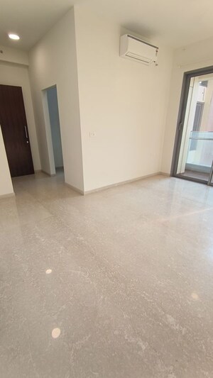 Room in 3 BHK Apartment at Piramal Mahalaxmi, Mahalaxmi – for Rent