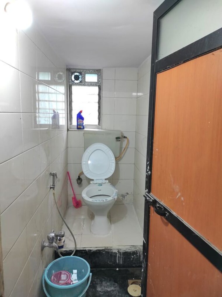 Bathroom, chakala Pg For Boys & Girls In Chakala 10131193