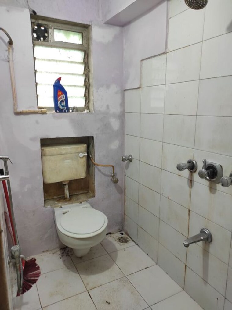 Bathroom, chakala Pg For Boys & Girls In Chakala 10131193