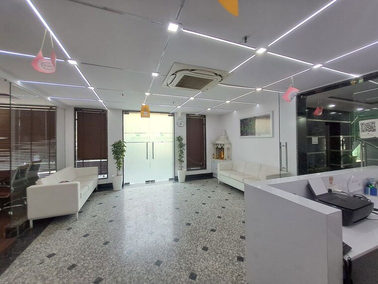 Common Area, sector 63 Commercial Office Space 5400 Sq.Ft. In Sector 63 Noida 10131230
