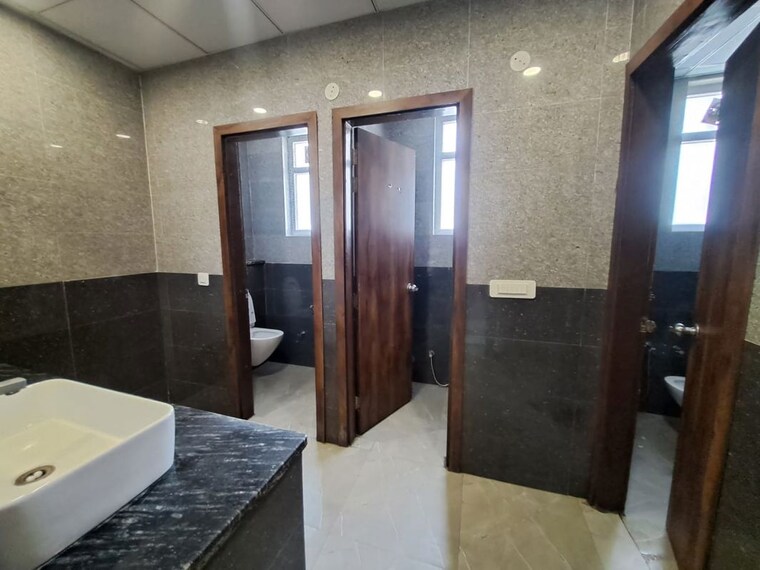 Bathroom, sector 63 Commercial Office Space 5400 Sq.Ft. In Sector 63 Noida 10131230