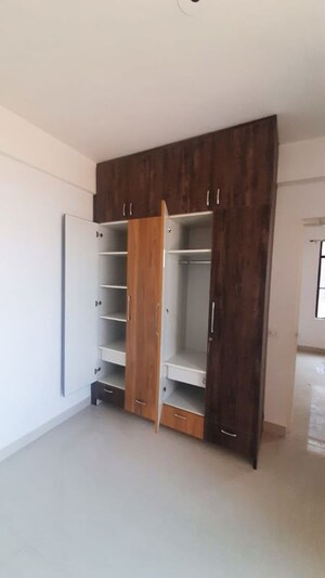 Furnished Amenities in 2 BHK Apartment at Signature Global Synera, Sector 81 – for Rent