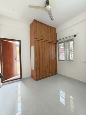 Room in 2 BHK Apartment at Balaji Elite, Hsr Layout – for Rent