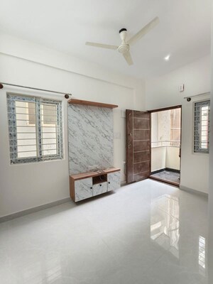 Room in 2 BHK Apartment at Balaji Elite, Hsr Layout – for Rent