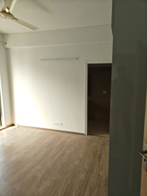 Room in 3.5 BHK Apartment at Paras Dews, Sector 106 – for Rent