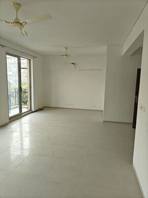 Room in 3.5 BHK Apartment at Paras Dews, Sector 106 – for Rent