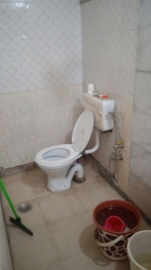 Bathroom in 2 BHK Builder Floor at Signature Tower Sector 30, Sector 30 – for Rent