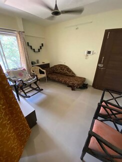 2 BHK Apartment For Sale in Alkapuri Society