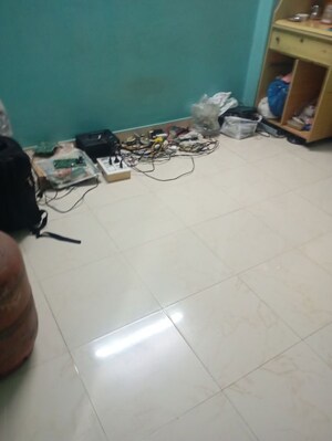 Room in 1 RK Apartment at Bhawani Gujar CHS, Andheri East – for Sale