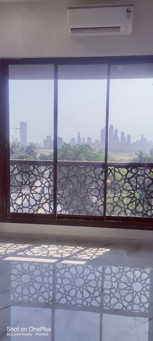 Swimming Pool in 2.5 BHK Apartment at Alamdar The Auro, Lower Parel – for Rent