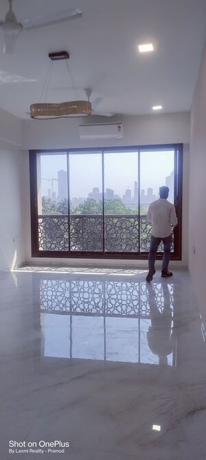 Bedroom in 2.5 BHK Apartment at Alamdar The Auro, Lower Parel – for Rent