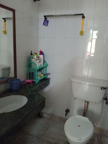 Bathroom in 1.5 BHK Villa at Sector 20 – for Rent