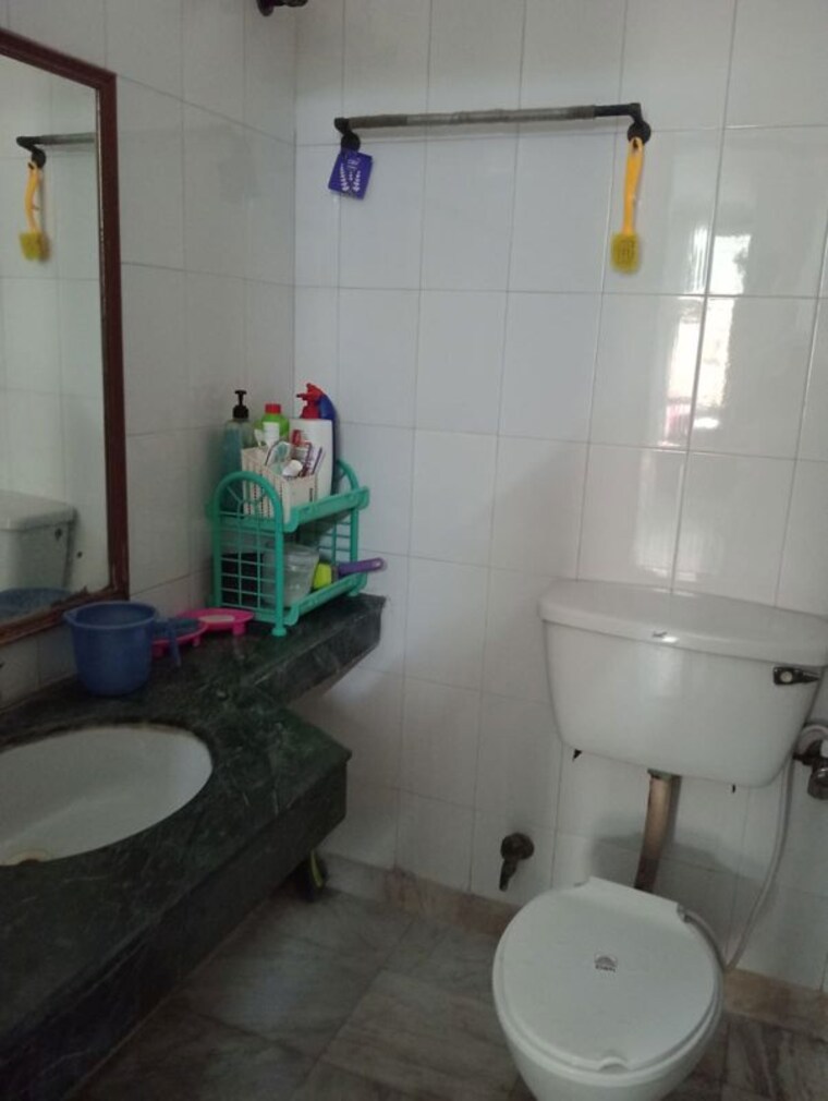Bathroom, sector 20 1.5 Bedroom 1800 Sq.Ft. Villa In Sector 20 Noida 10131400