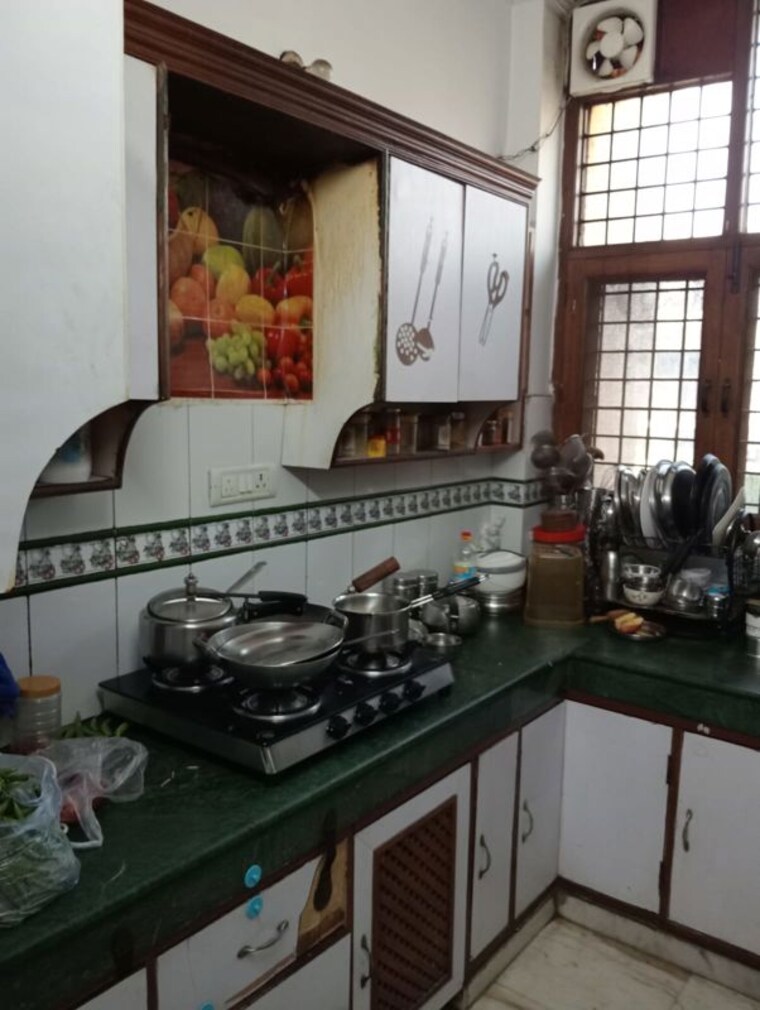 Gym, sector 20 1.5 Bedroom 1800 Sq.Ft. Villa In Sector 20 Noida 10131400