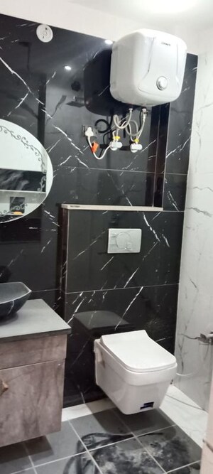 Master Bedroom in 3 BHK Builder Floor at Ameya One, Sector 42 – for Rent