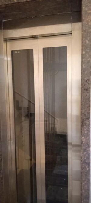 Building Lobby in 3 BHK Builder Floor at Ameya One, Sector 42 – for Rent