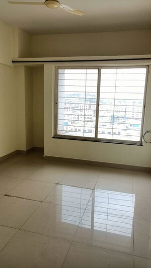 Room in 3 BHK Apartment at Kumar Park Infinia, Fursungi – for Sale