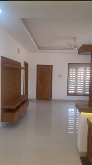 Room in 4 BHK Independent House at Kuttanellur – for Sale