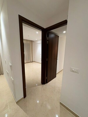 Room in 2 BHK Apartment at Hiranandani Highland, Powai – for Sale