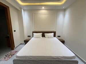 Building Lobby in 2 BHK Builder Floor at Global Arcade, Sector 42 – for Rent