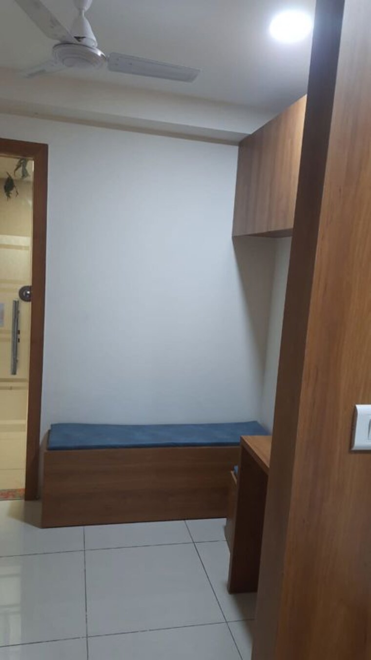 Room, satyamev-elite Commercial Office Space 870 Sq.Ft. In Bopal Ahmedabad 10131456