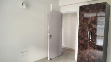 Room in 3 BHK Apartment at Pareena The Elite Residences, Sector 99 – for Rent