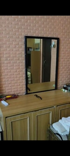 Room in 1 BHK Apartment at Vinod Villa Worli, Worli – for Rent